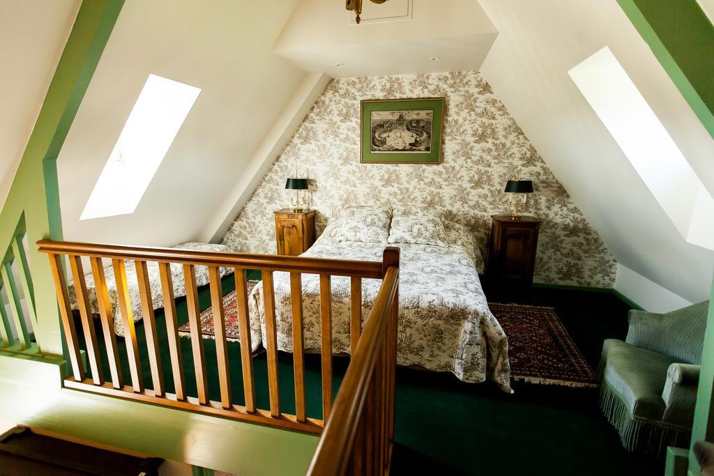 B&B Manoir du Clos Clin Pleurtuit Quarto foto